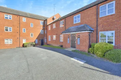 Peter Crisp Way, RUSHDEN