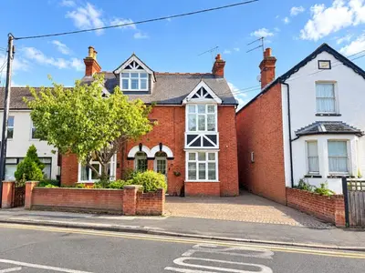 Fernbank Road, Ascot, SL5