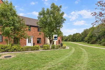 Babylon Grove, Westcroft