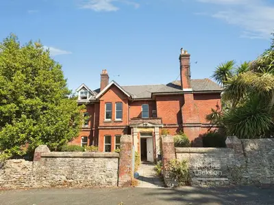Vernon Square, Ryde, PO33