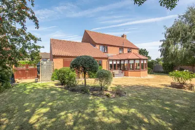 Substantial Detached Home in Sporle
