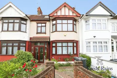 Middleton Gardens, Ilford, IG2