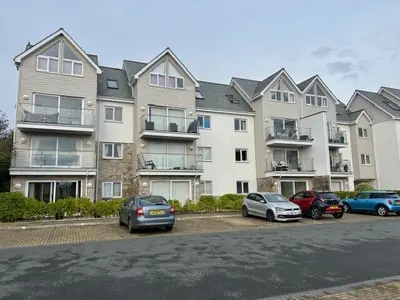 Lynwood Gardens, St Austell, PL25