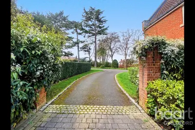 Downs Drive, Guildford, GU1