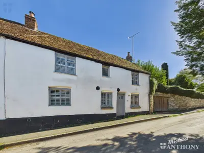 High Street, Weedon, HP22 4NW