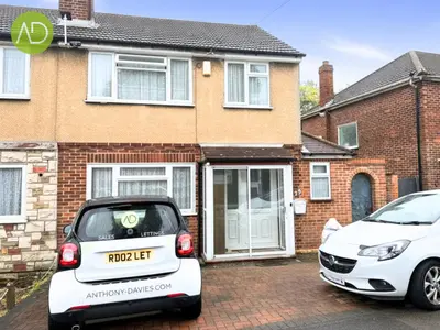 Dudley Avenue, Waltham Cross EN8 8RJ