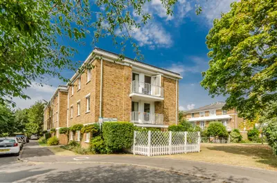 40 Langford Green, London