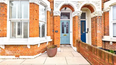 Charlton Church Lane, London, SE7