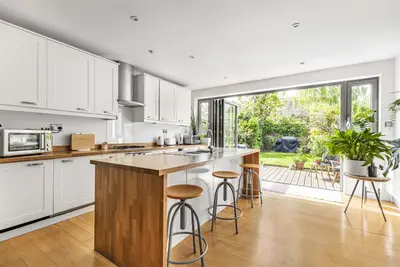 Victoria Road, Mortlake, SW14