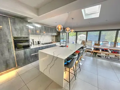 Braemar Drive, Sale, M33