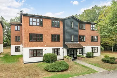 Queens Road, Weybridge, KT13