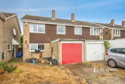 Farm Road, Layer-de-la-Haye, CO2