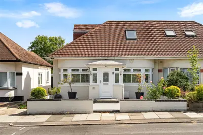 Gladstone Avenue, Twickenham, TW2 7PS