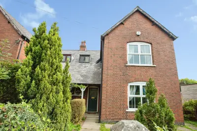 High Street, Loscoe, DE75