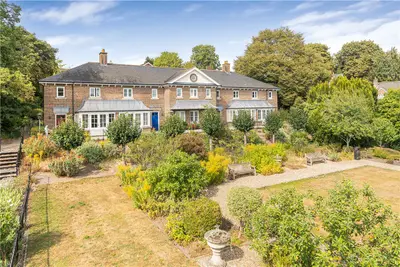 Wye House Gardens, Barn Street, SN8