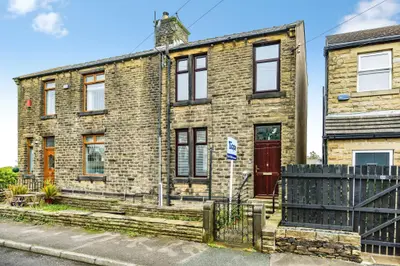 Deyne Road, Huddersfield, HD4