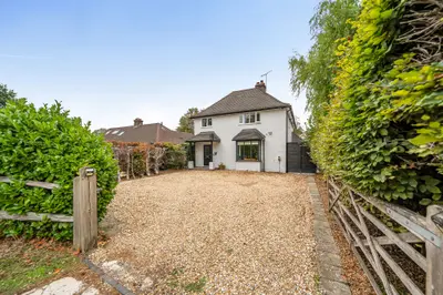 Pulborough Road, Storrington, RH20