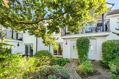 Five Oaks Mews, Bromley