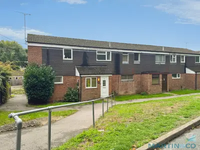 Rothbrook Drive, Kennington, TN24