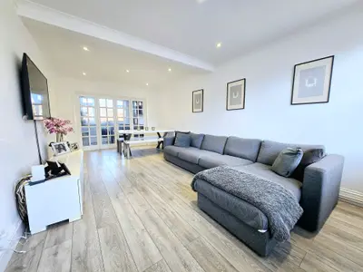 Holyrood Avenue, Harrow, HA2