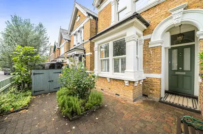 Canbury Avenue, London, KT2