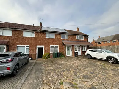 Hatch Gardens, Tadworth, KT20 5LE