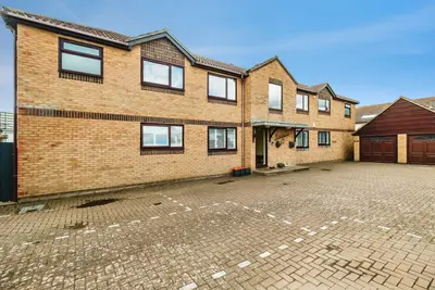Brighton Road, Lancing, BN15