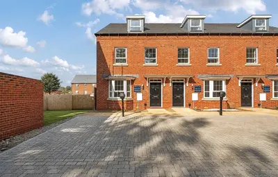 Bugle Grove, RG40