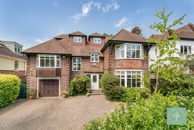 Powys Lane, Southgate, London, N14