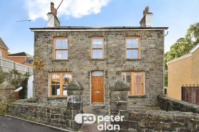 Rose Row, Aberdare, CF44