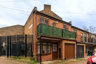 Burlington Mews, London, W3