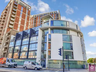 Crescent, Salford, M5