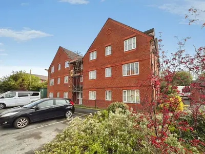 Queens Court, Lloyd Road, Levenshulme, M19 2QZ