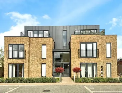 Dedworth Road, Windsor, SL4