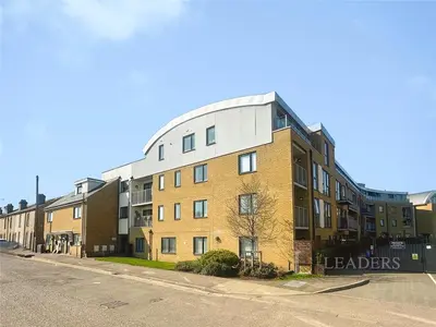 Smeaton Court, Hertford, SG13