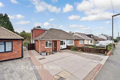 The Crescent, Horley, RH6