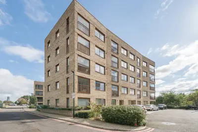 Kenneth Way, Ealing, W5