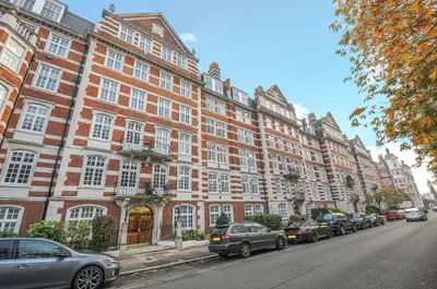 St. Johns Wood High Street, St Johns Wood, London, NW8