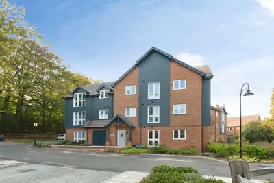 Woodside Close, Bagshot, GU19