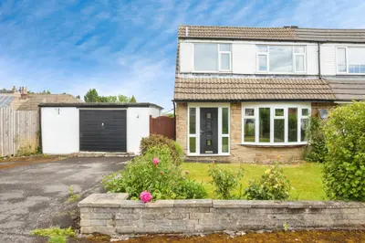 Whitley Way, Grange Moor, WAKEFIELD