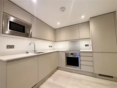 Farnborough Road, Farnborough, GU14