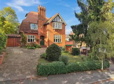 Westbury Road, Buckhurst Hill, IG9