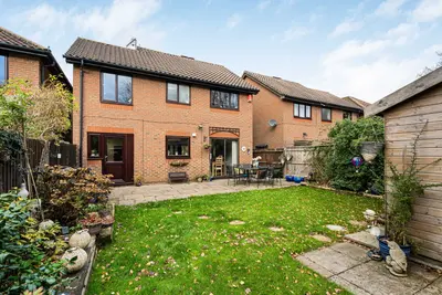 Twyner Close, Horley, RH6