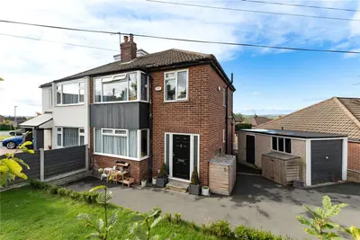 Banksfield Avenue, Yeadon, LS19
