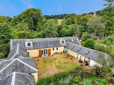 The Stables, Ladyland, Kilbirnie, KA25 7JR