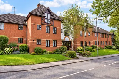 Station Road, Harpenden, AL5