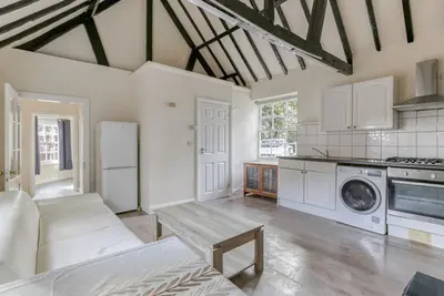 Jersey Road, Isleworth, TW7