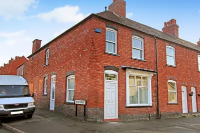 Mount Pleasant, Two Gates