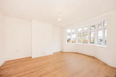 Lancelot Road, Ilford, Essex, IG6 3BE