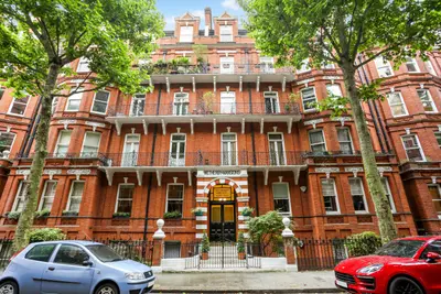 Earl's Court Square, Earls Court, SW5